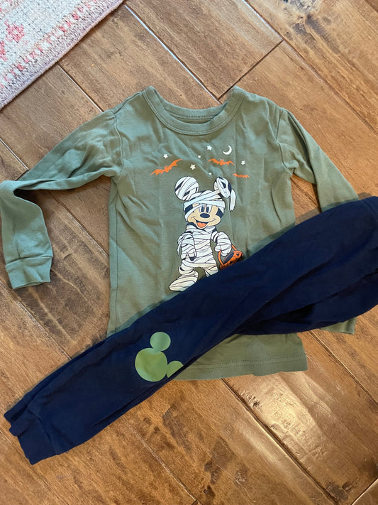 #199 REDUCED Boys Halloween Disney Mickey pajamas size 4 EUC