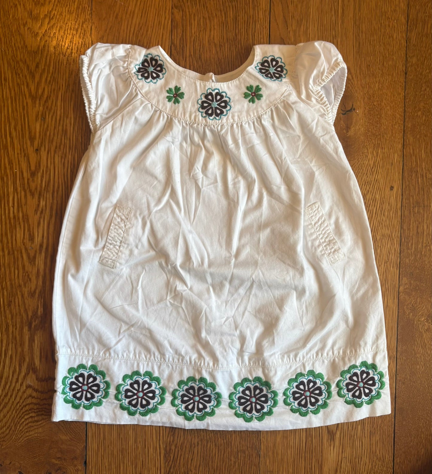 Seller 98 Girls 3T BabyGap White Embroidered Dress
