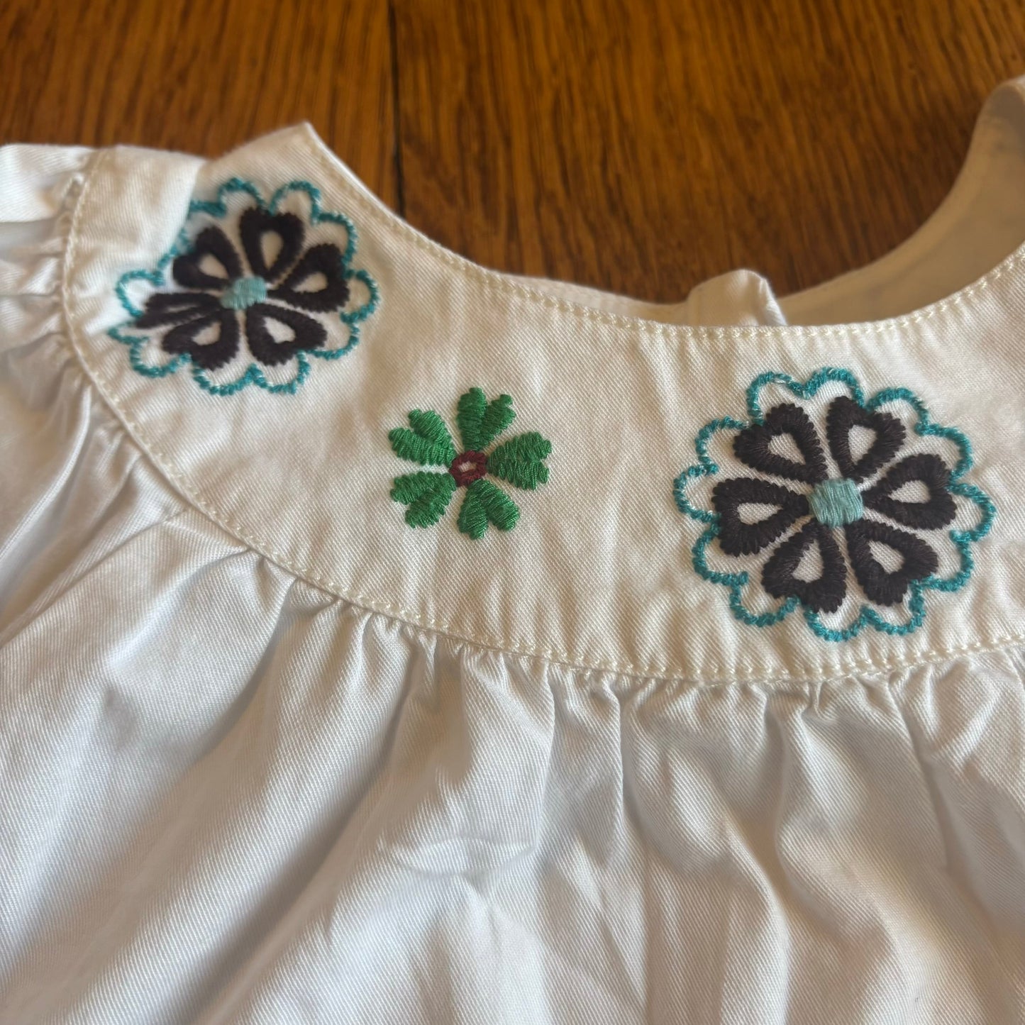 Seller 98 Girls 3T BabyGap White Embroidered Dress