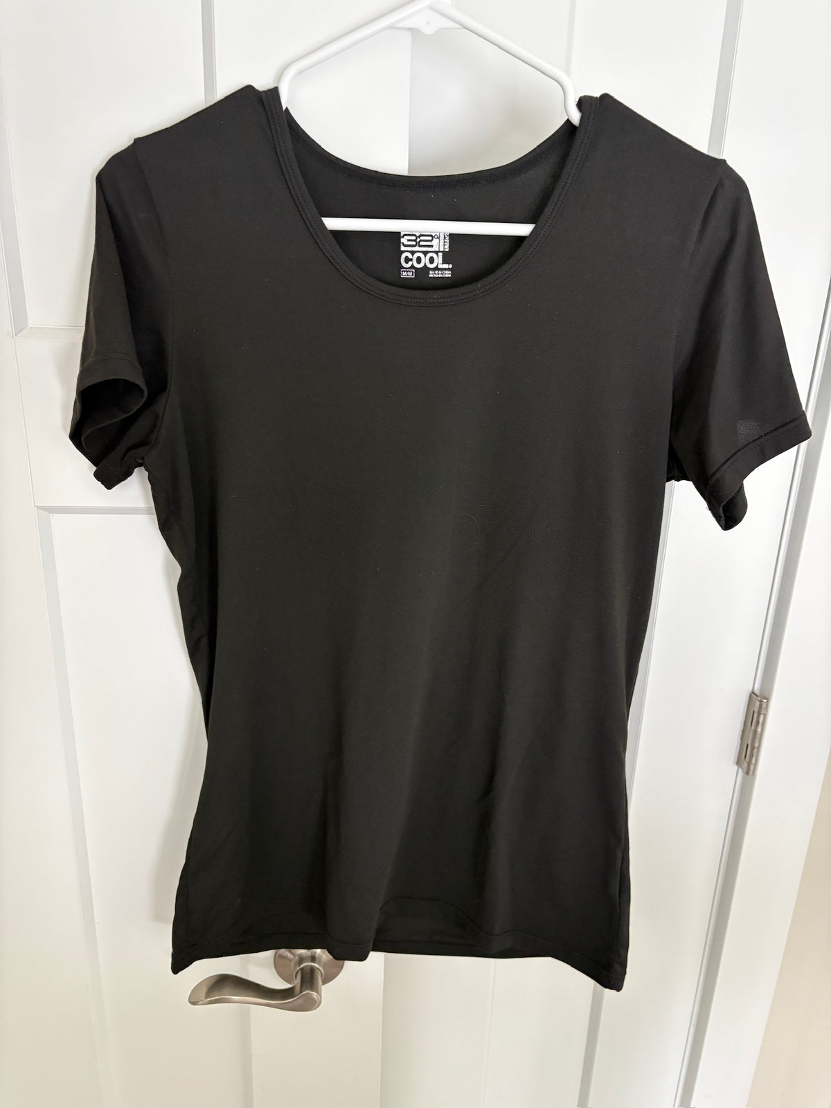 Seller #105 - Women's Medium Black 32 Degrees Athletic Shirt VGUC