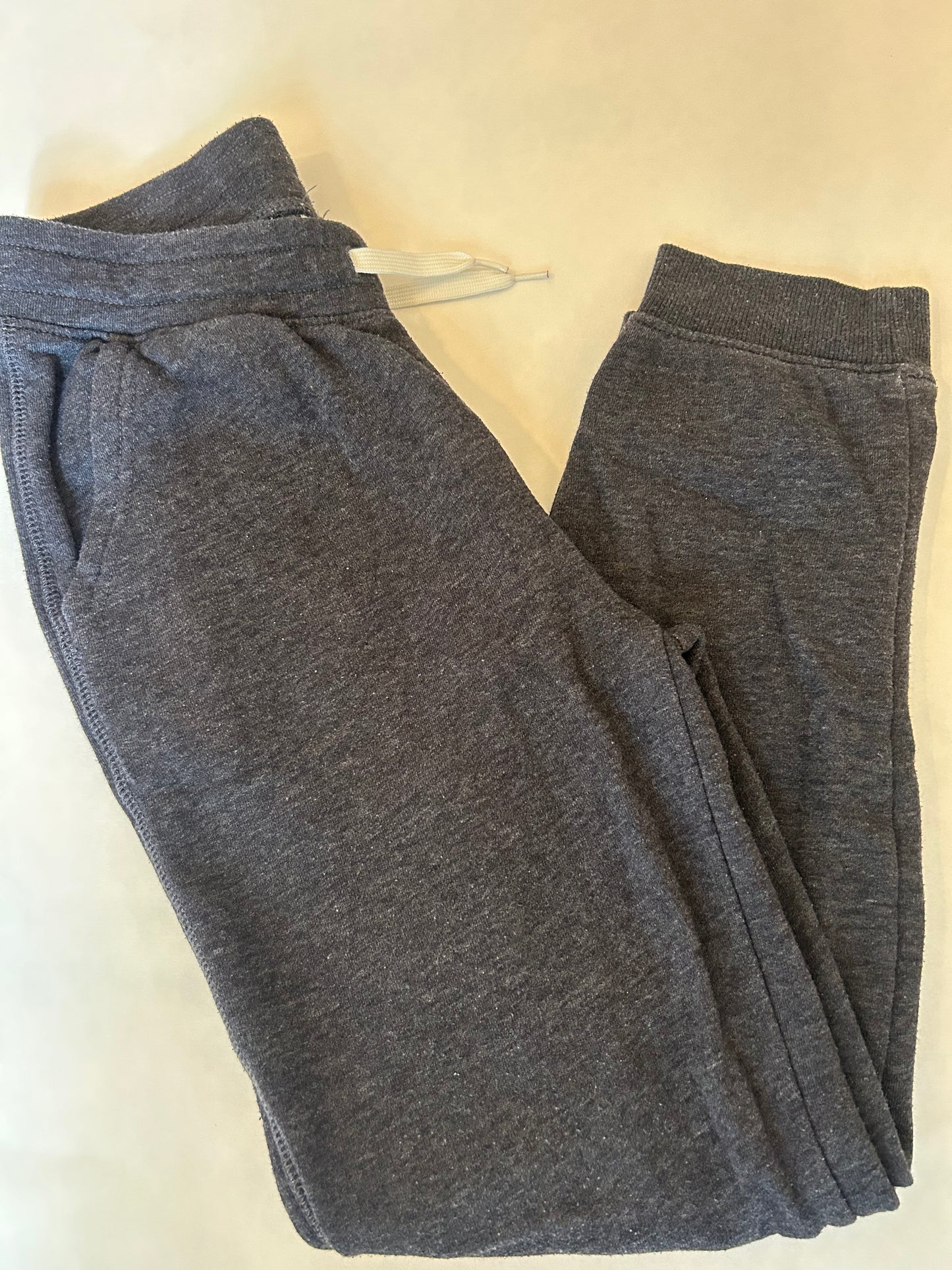 Boys Youth Large 10-12 Old Navy dark gray sweatpants with pockets