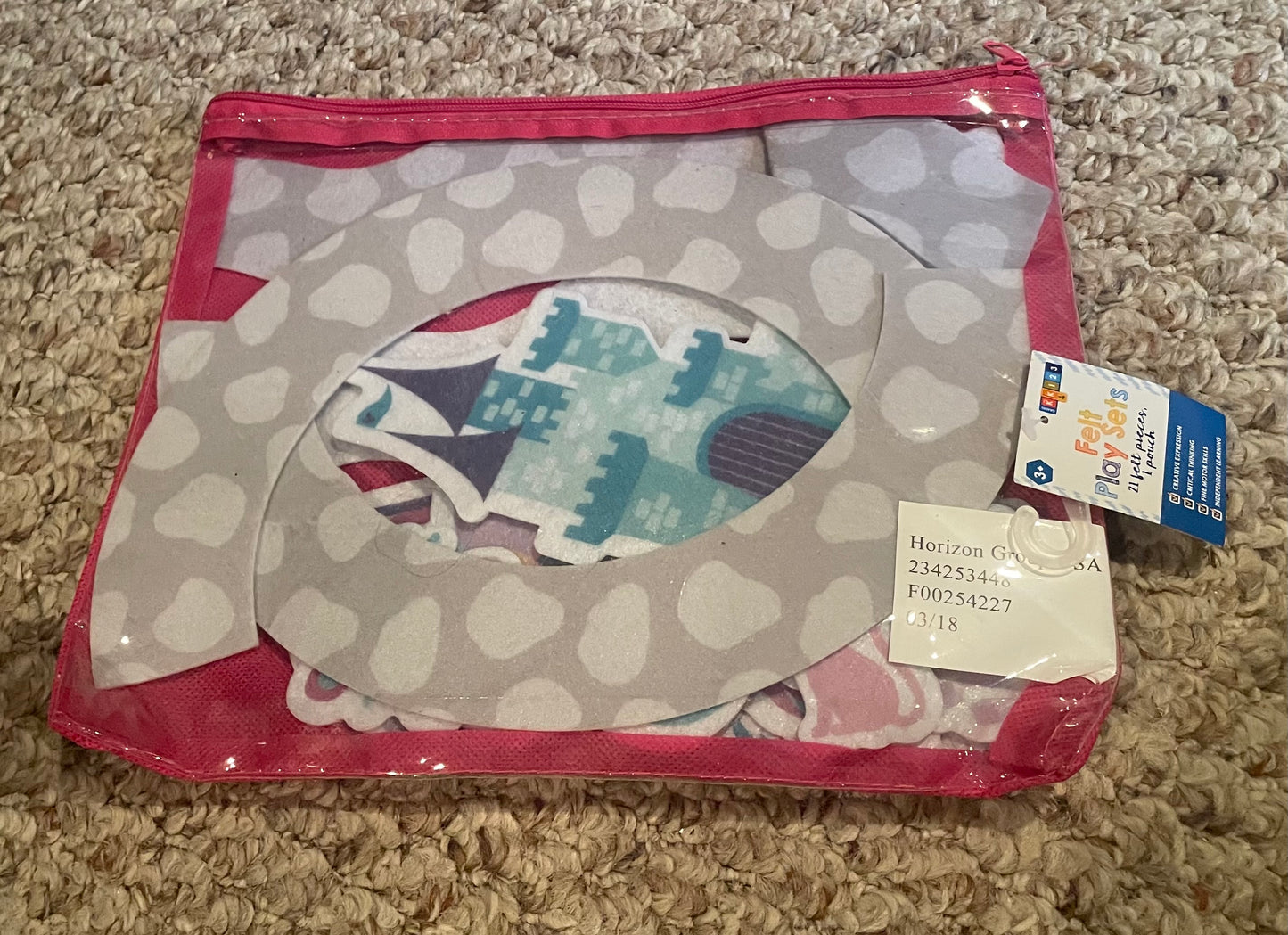 Seller 202 - NEW - Felt Play set