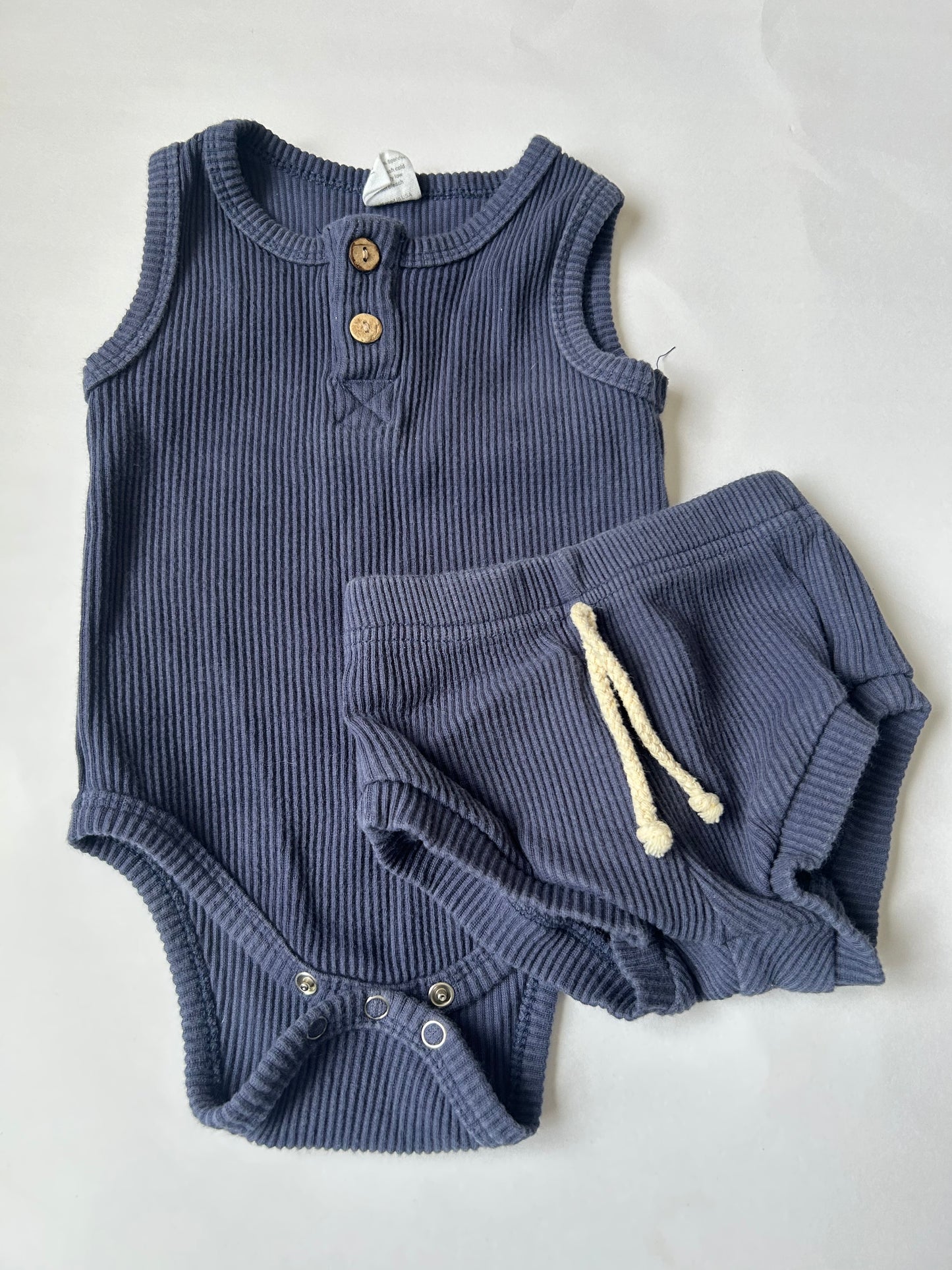 Seller 21 Little One Shop ribbed set 12mo