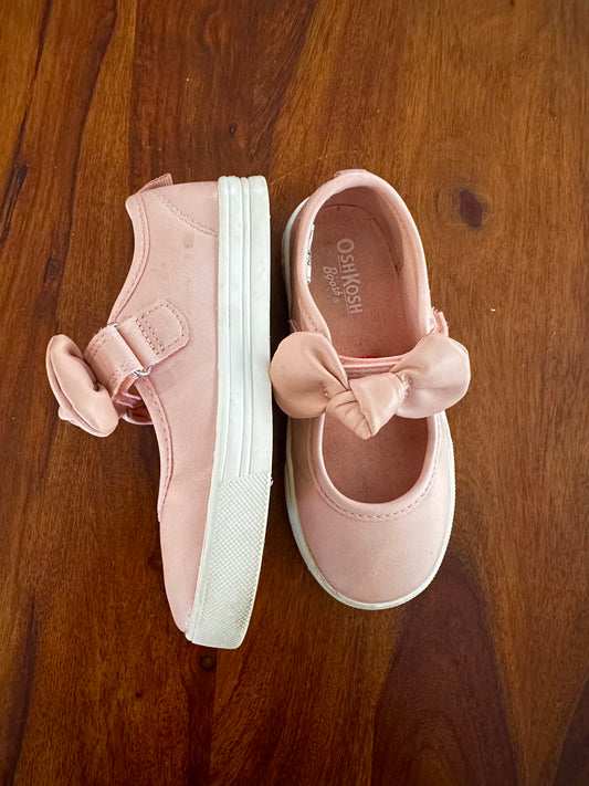 #30 Girls Bow Mary Jane Sneakers - size 10 - EUC