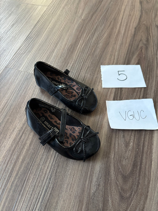#138 - 5 - VGUC Black Flats - PU 45236