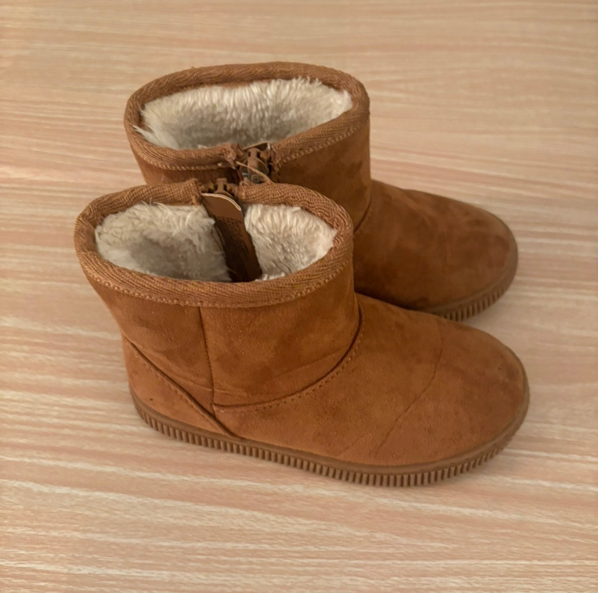 Seller #196 Cat & Jack Toddler Girl Brown Suede Fur lined Boots Size 8