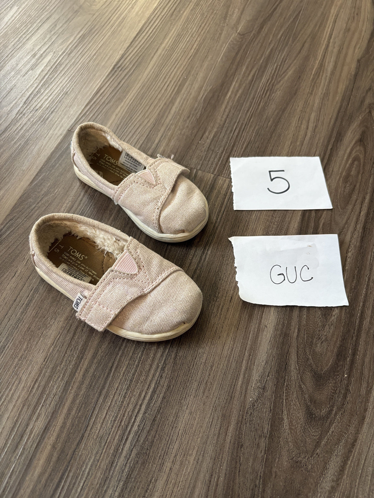#138 - 5T Shoe GUC Pink Toms Flats
