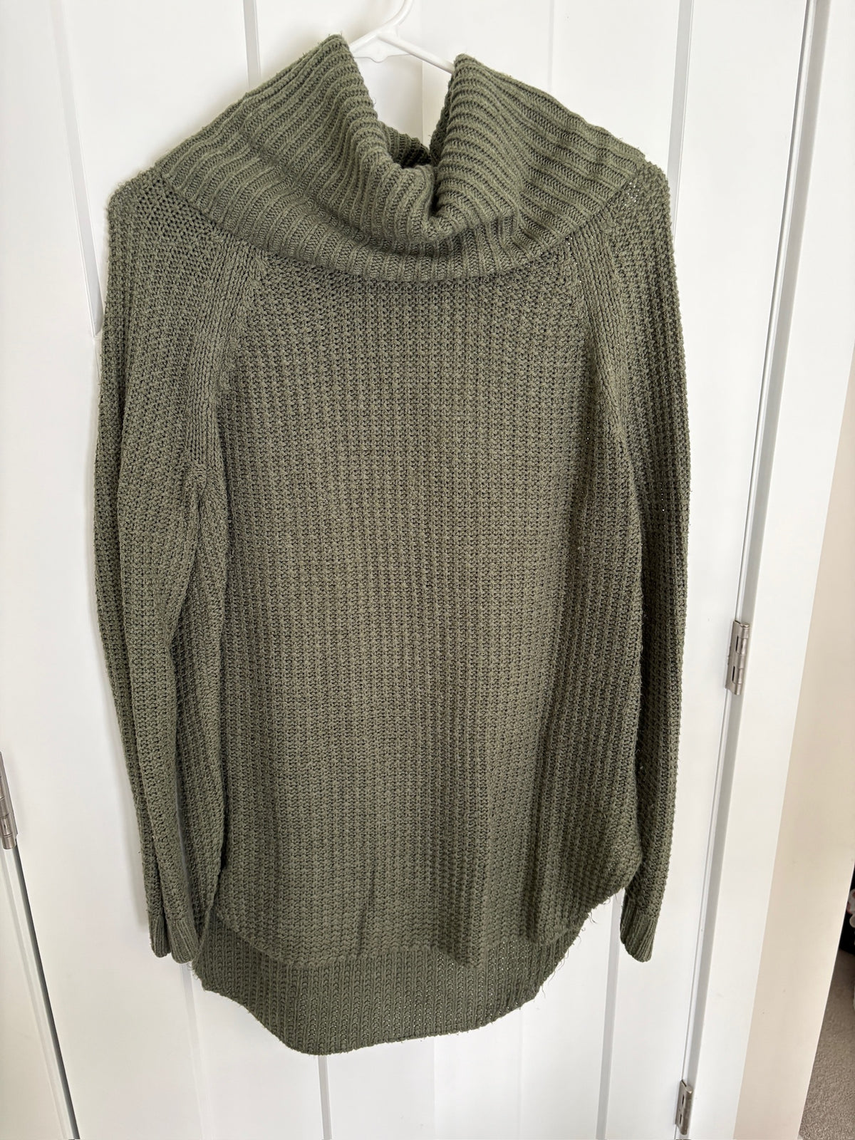 Seller #105 - Women's Medium Merona Olive Green Cowl Neck Sweater GUC