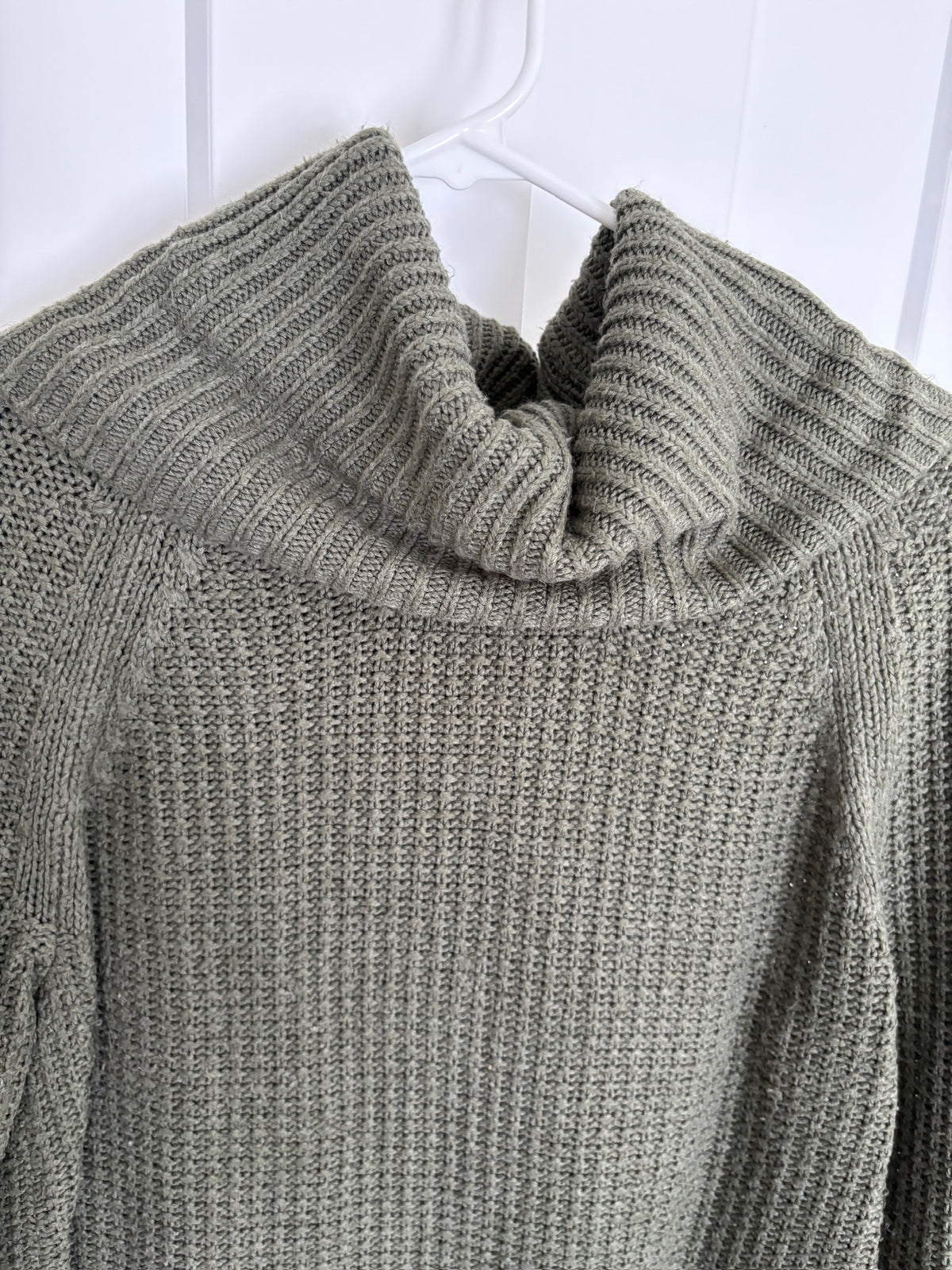 Seller #105 - Women's Medium Merona Olive Green Cowl Neck Sweater GUC