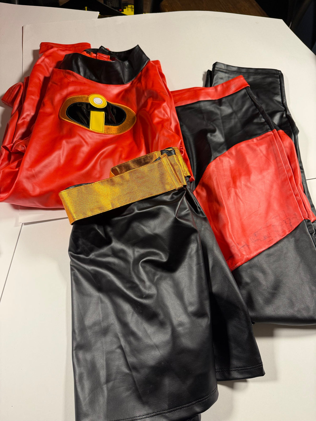 #141 Womens L/XL Disney Incredibles Costume - Family Match Available