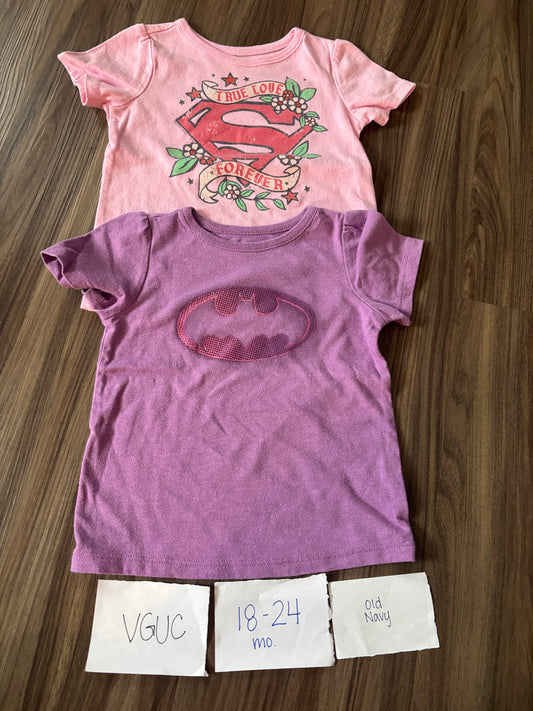 #138 - 18-24 Mo - VGUC Old Navy - 2 Shirts (Superman + Batman) - PU 45236
