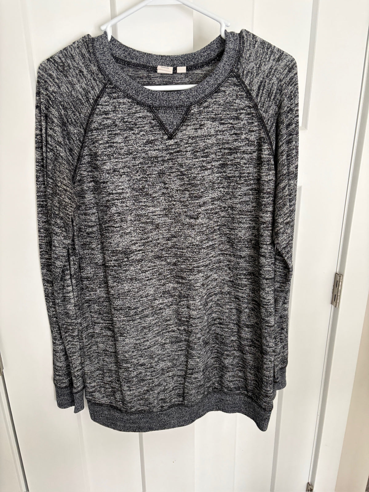 Seller #105 - Maternity Small Gap Sweater Gray Heather Pullover GUC