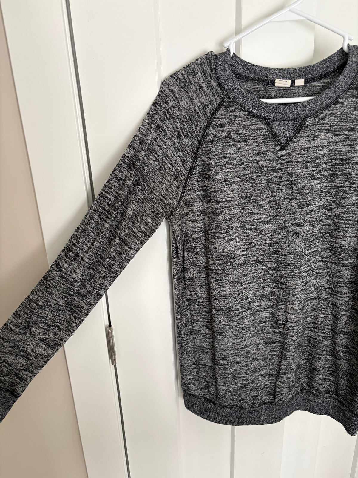 Seller #105 - Maternity Small Gap Sweater Gray Heather Pullover GUC