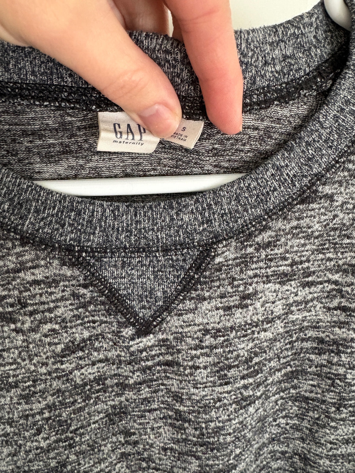 Seller #105 - Maternity Small Gap Sweater Gray Heather Pullover GUC