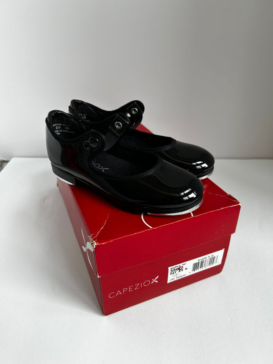 Like New! Size 8.5N Girls Black Capezio Tap Shoes