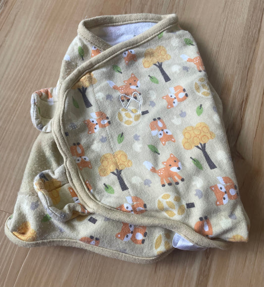 Seller 202 - SwaddleMe - Velcro fox swaddle - size small