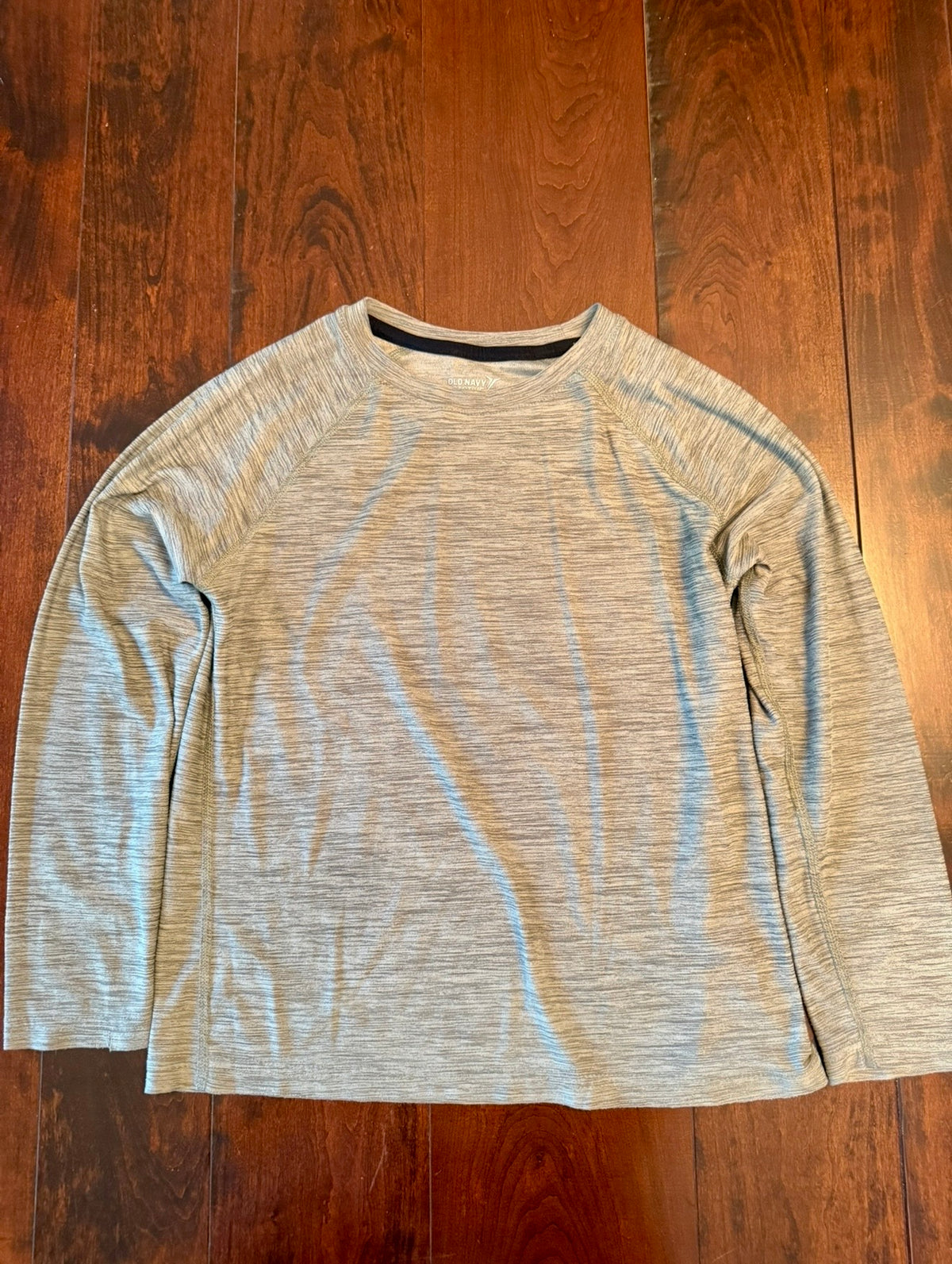 #28 Green/Gray Active Long Sleeve Tshirt - Boys Medium 8