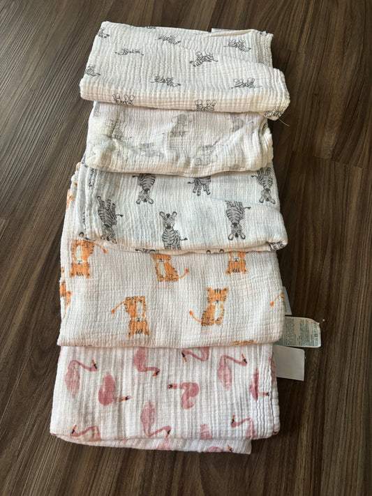 #138 - OS - VGUC Aden + Anais - 5 Swaddles/Blankets (animals) - PU 45236