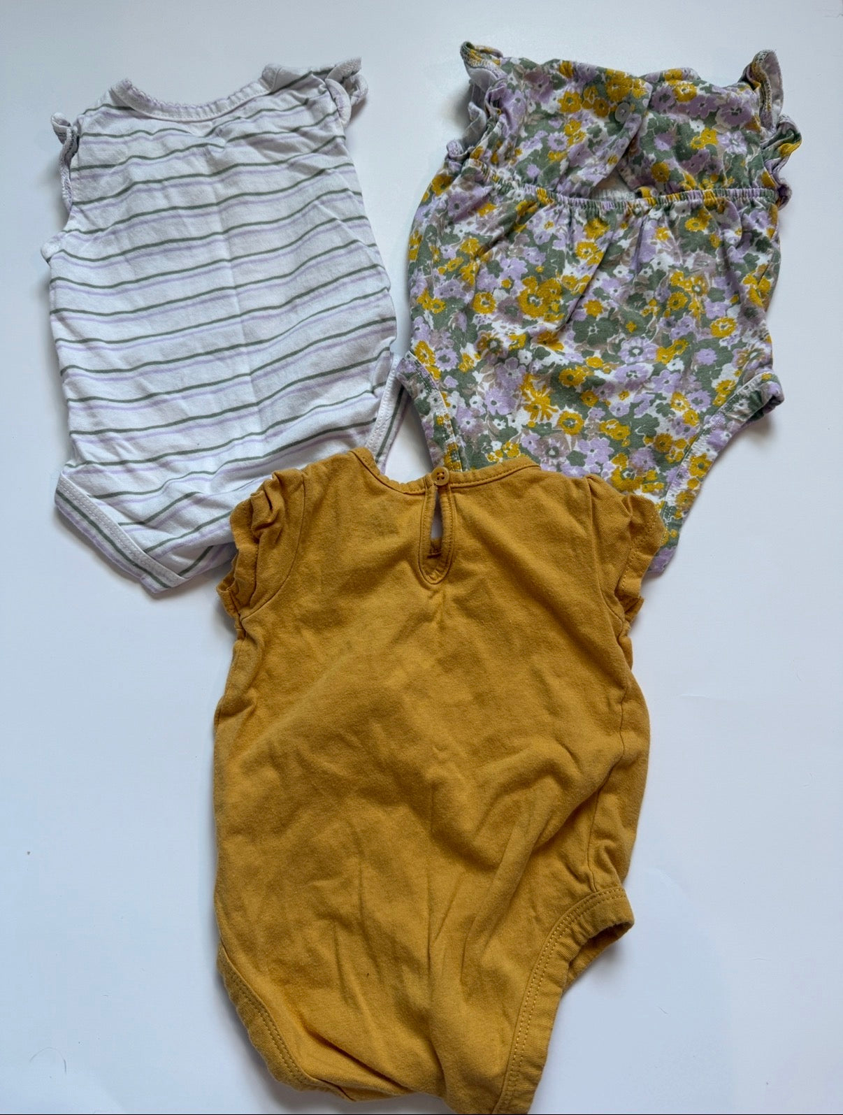#116 Carters onesies bundle (3) girls 3 months