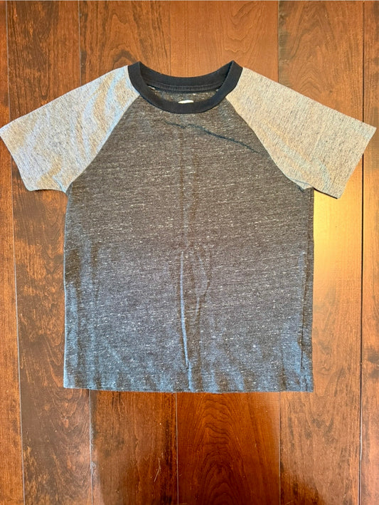 #28 Old Navy Black/Gray Tshirt - Boys Small 6/7