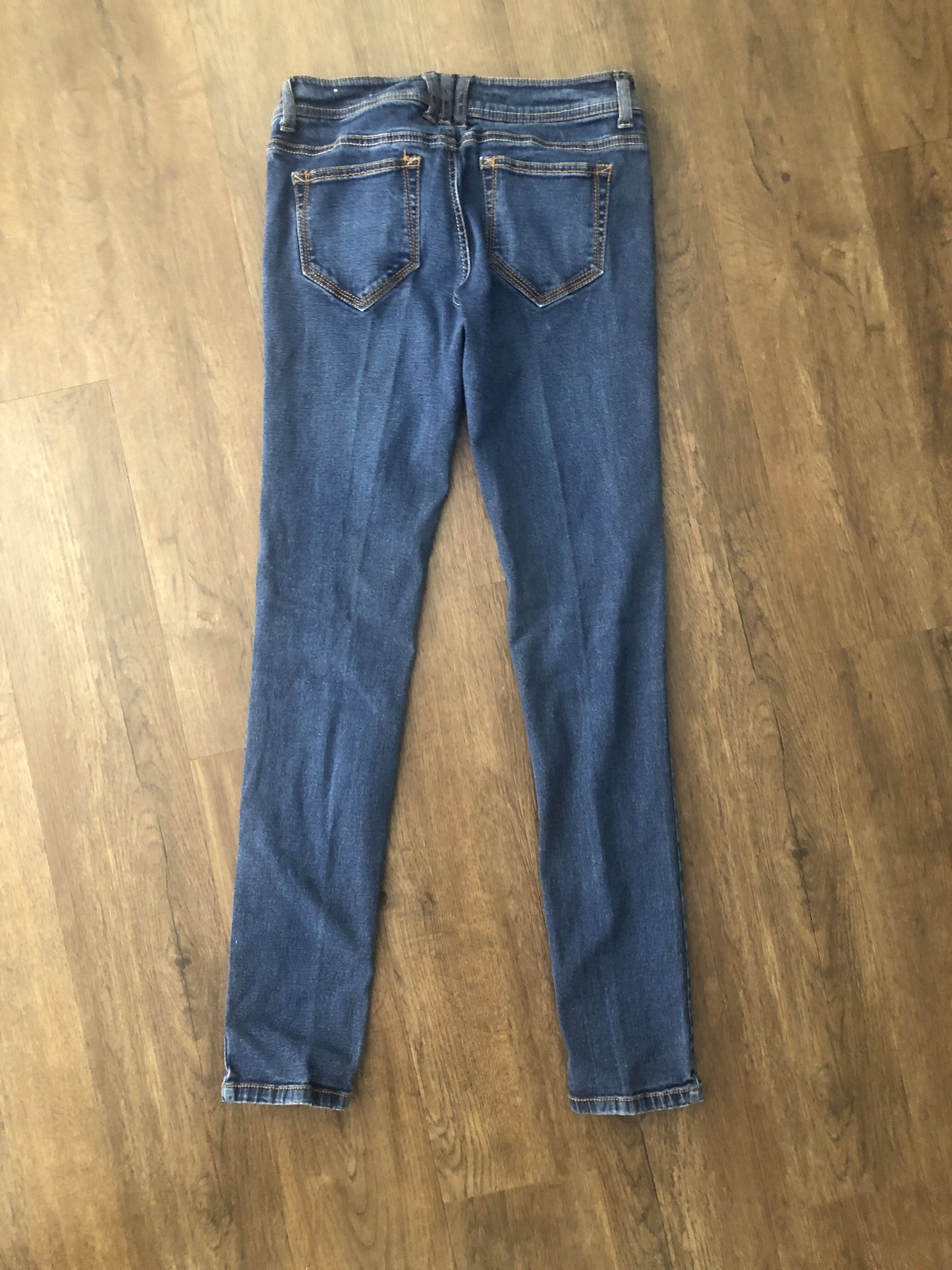 #124 Women's Skinny Jeans Size 6