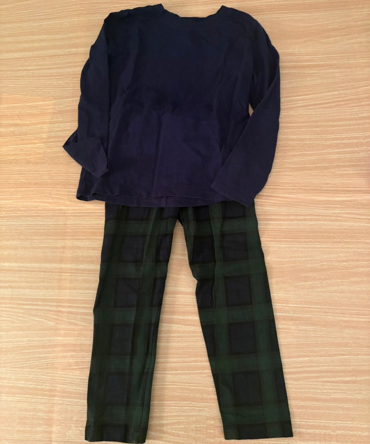 Seller 196 Navy and Green Girls Holiday Plaid Legging and Top outfit 4T