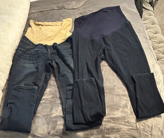 #27 Maternity Jeggings (size M)