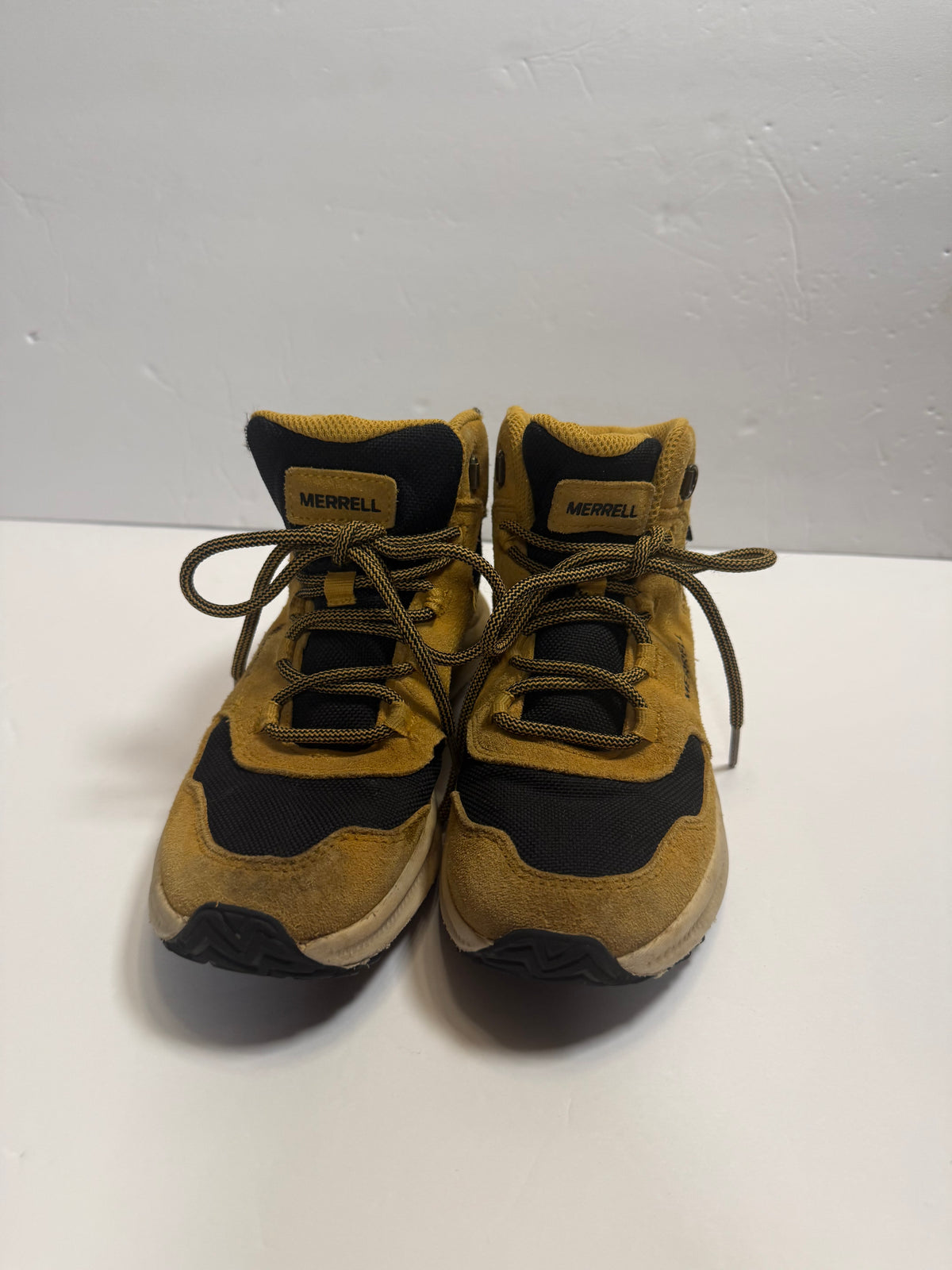 #141 Unisex Shoe 2M Merrell Mustard Hiking Boots