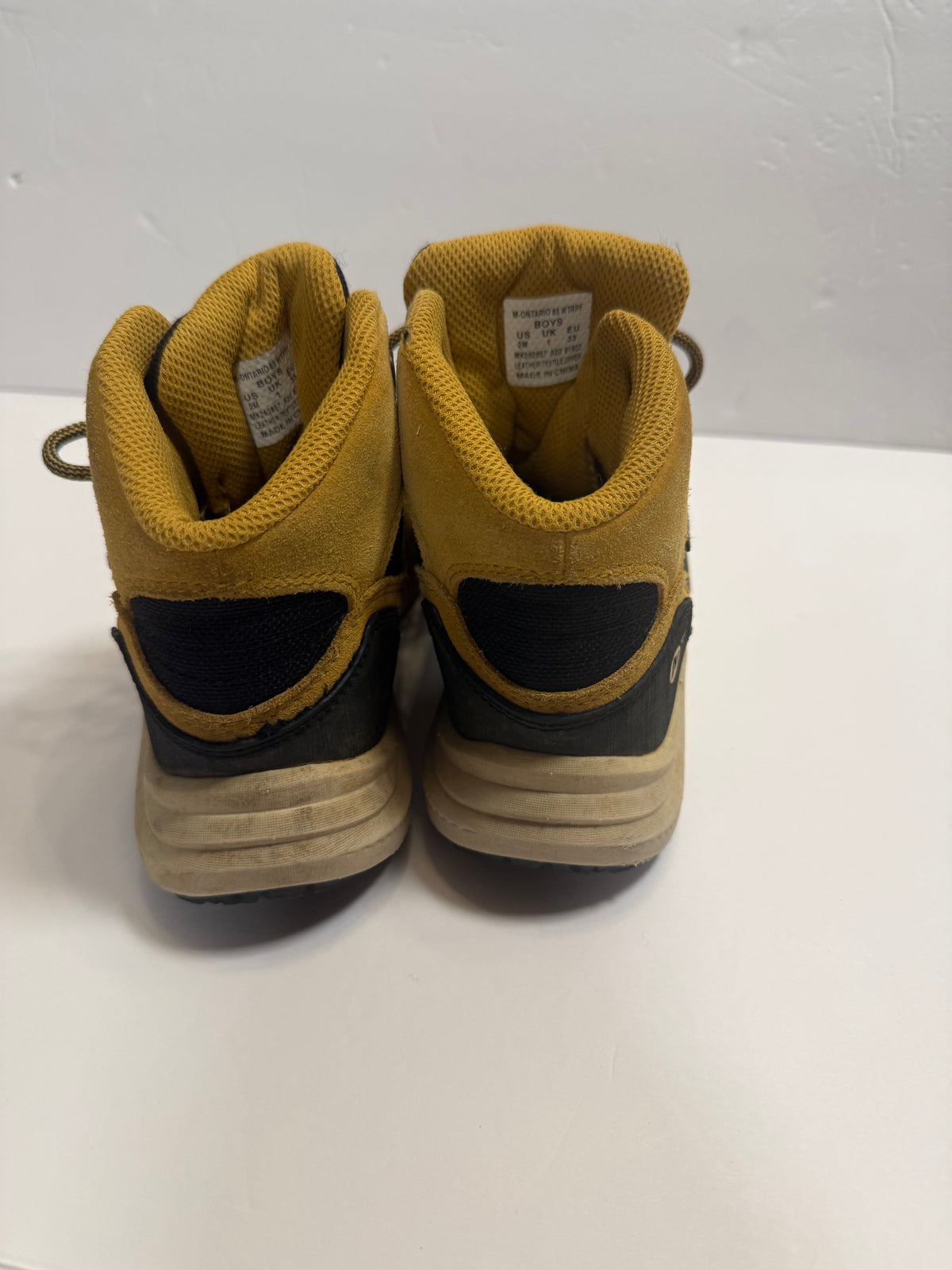 #141 Unisex Shoe 2M Merrell Mustard Hiking Boots