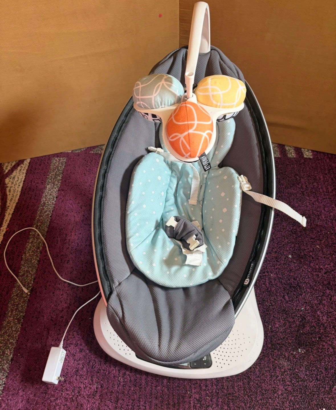 Seller #196 2019 Mamaroo Swing with Newborn Insert