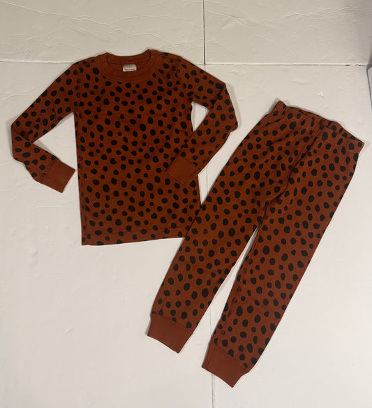 #141 Girls 100 (4) Hanna Andersson Leopard Pajamas Parent match available in medium