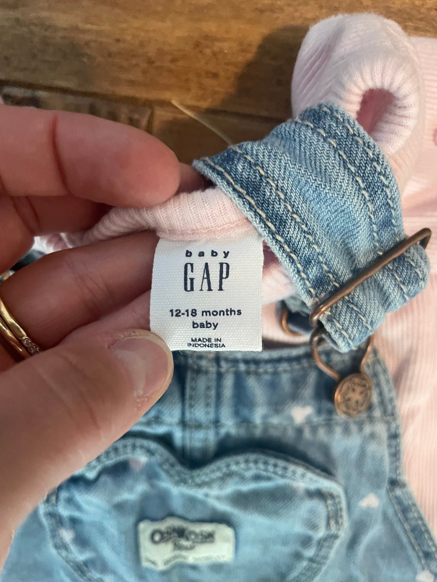 #199 REDUCED Girls Osh Kosh and GAP overalls and shirt size 12-18 months EUC