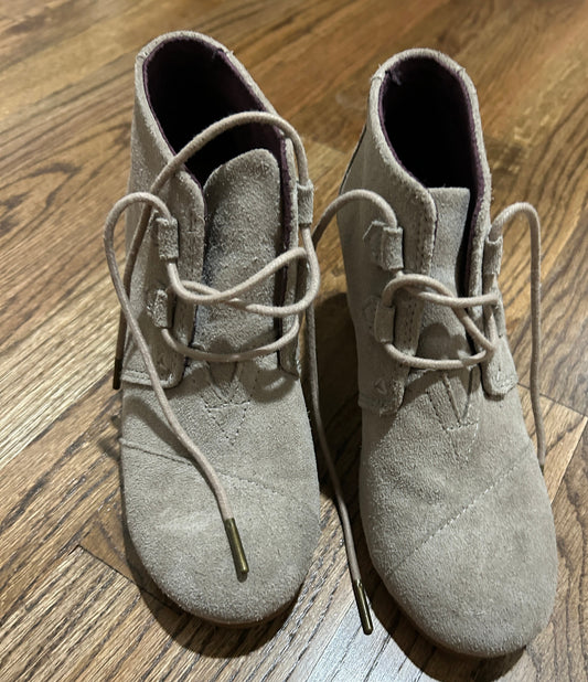 #35 Tom’s suede booties size 6.5 Women