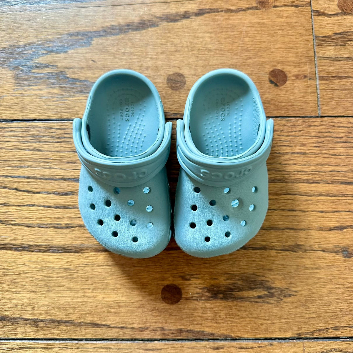 #113	EUC Boys Crocs, Color Pond, size 5