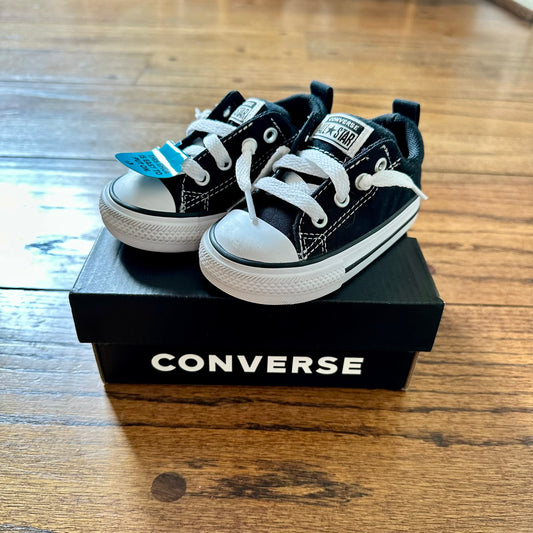 #113	NWT Boys Black Converse Shoes, size 5