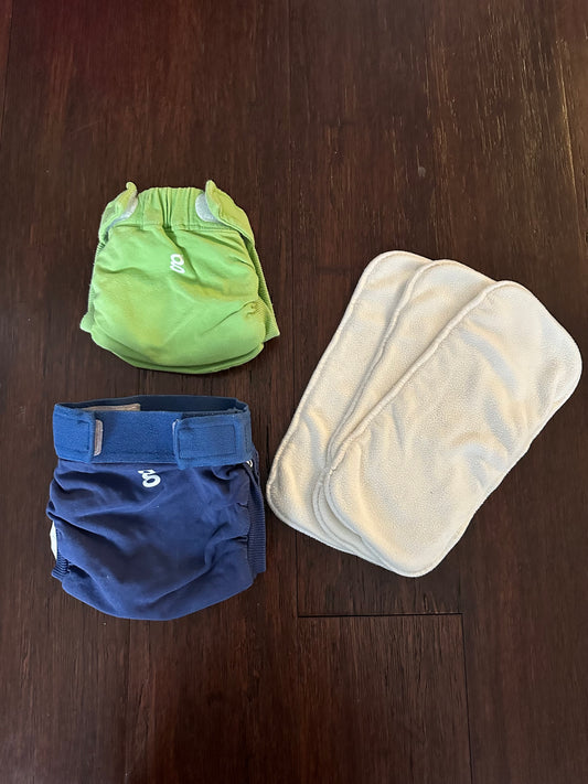 GDiapers Newborn Velcrow covers (2) and inserts (3)