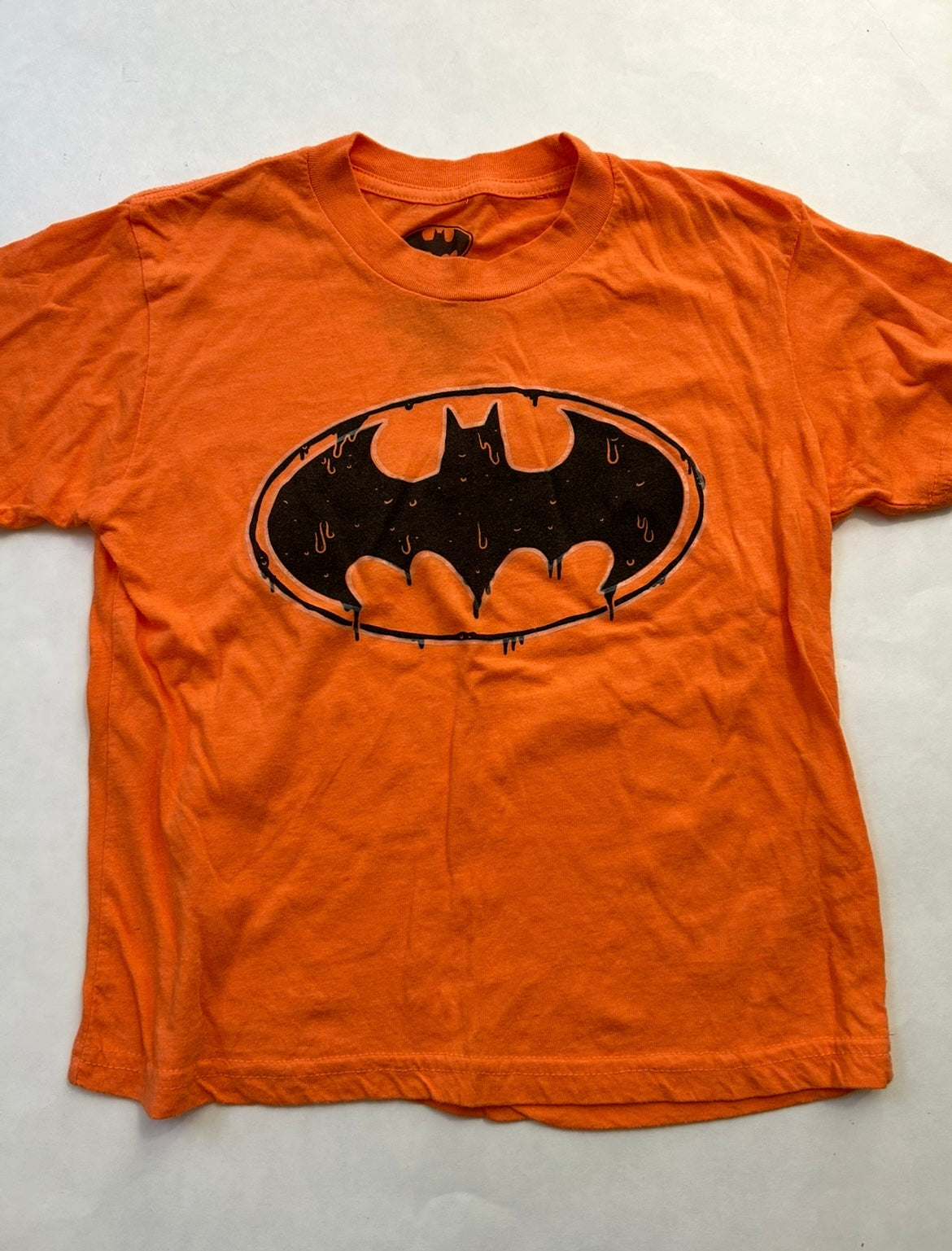 #200 Boys Youth Small orange Batman Halloween Tshirt