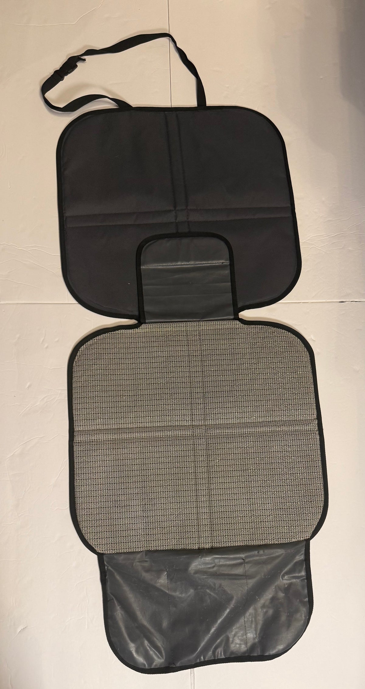 #141 huhu carseat protector with pockets
