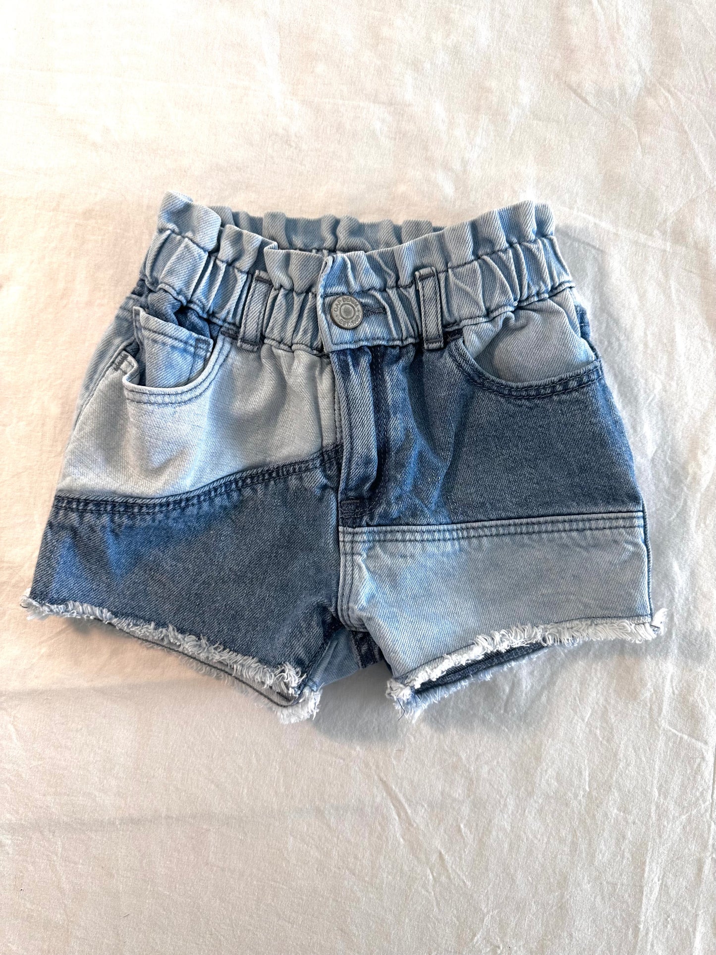 #30 Gap Mixed Denim Shorts - EUC - 4T