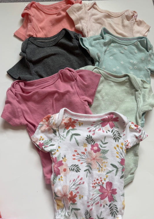 #116 Cloud Island onesie bundle (7) girls 6-9 months