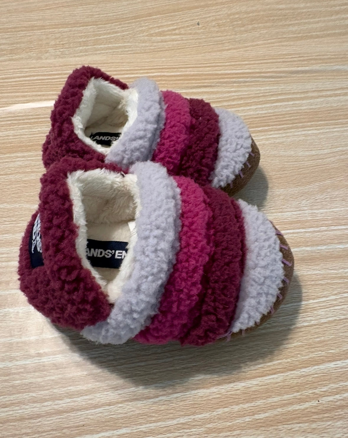 Seller #196 Girls Lands End Size 7 Slippers