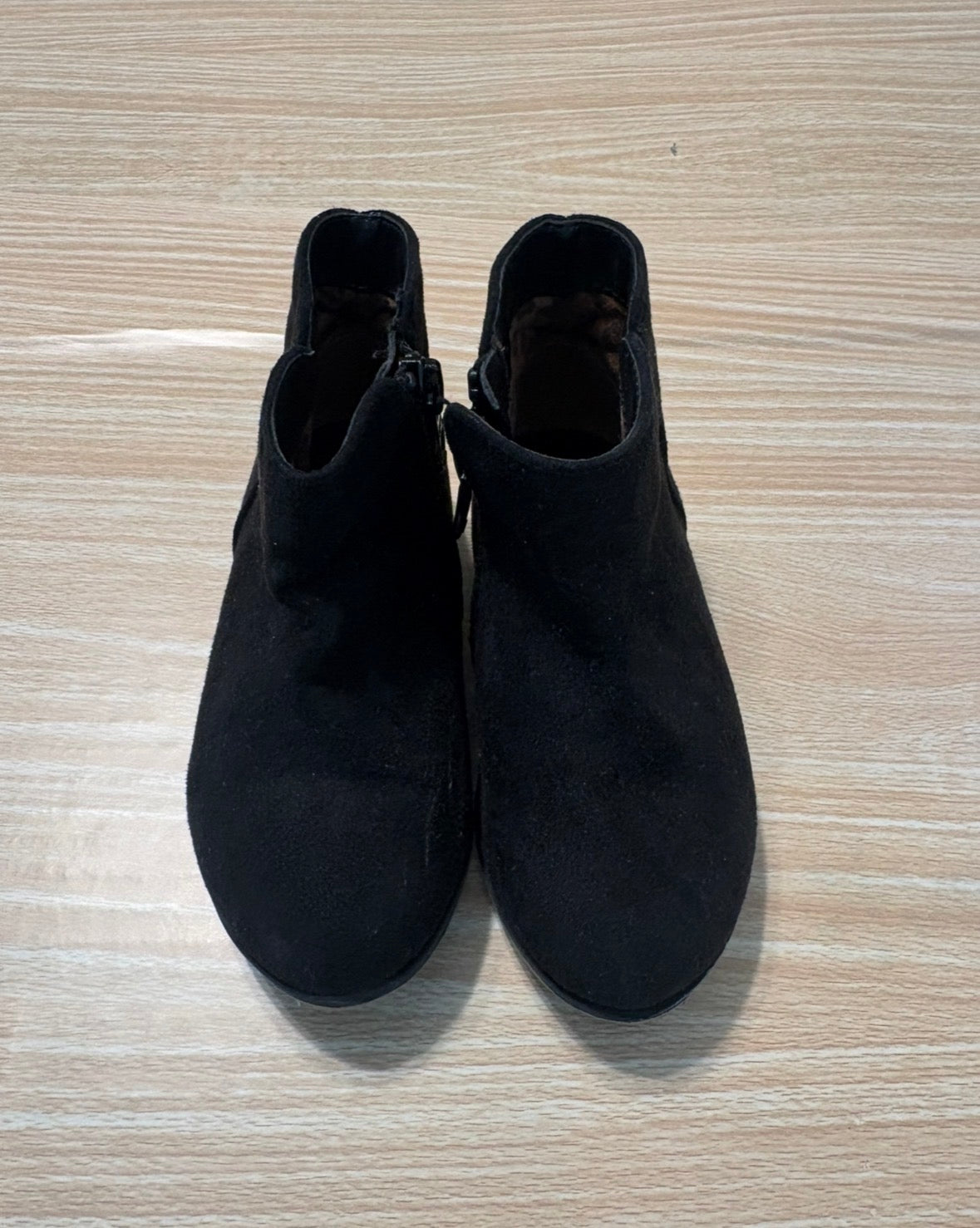 Seller #196 Girls Cat & Jack Black Ankle Suede Boots Size 7