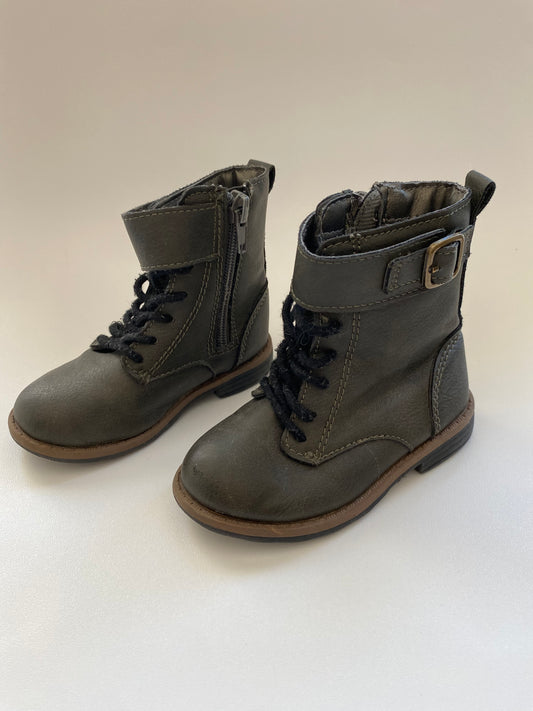 #117- Girls 6c, Carter’s black boots, GUC