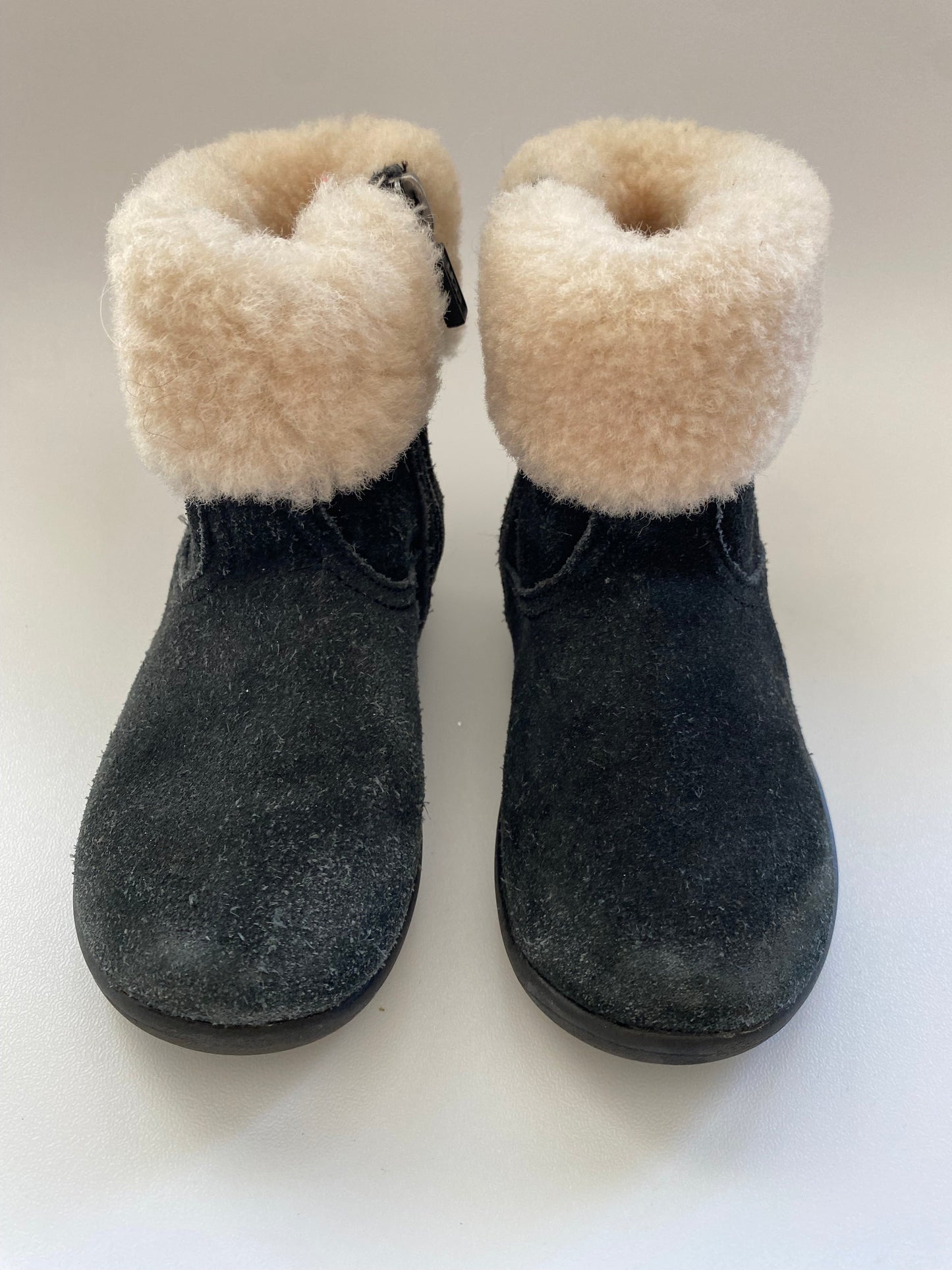 #117- Girls 8c, Ugg black Sherpa lined boots, GUC,*reduced*