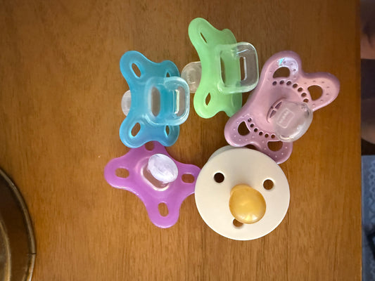 Seller #34- mam binkies/pacifiers bundle