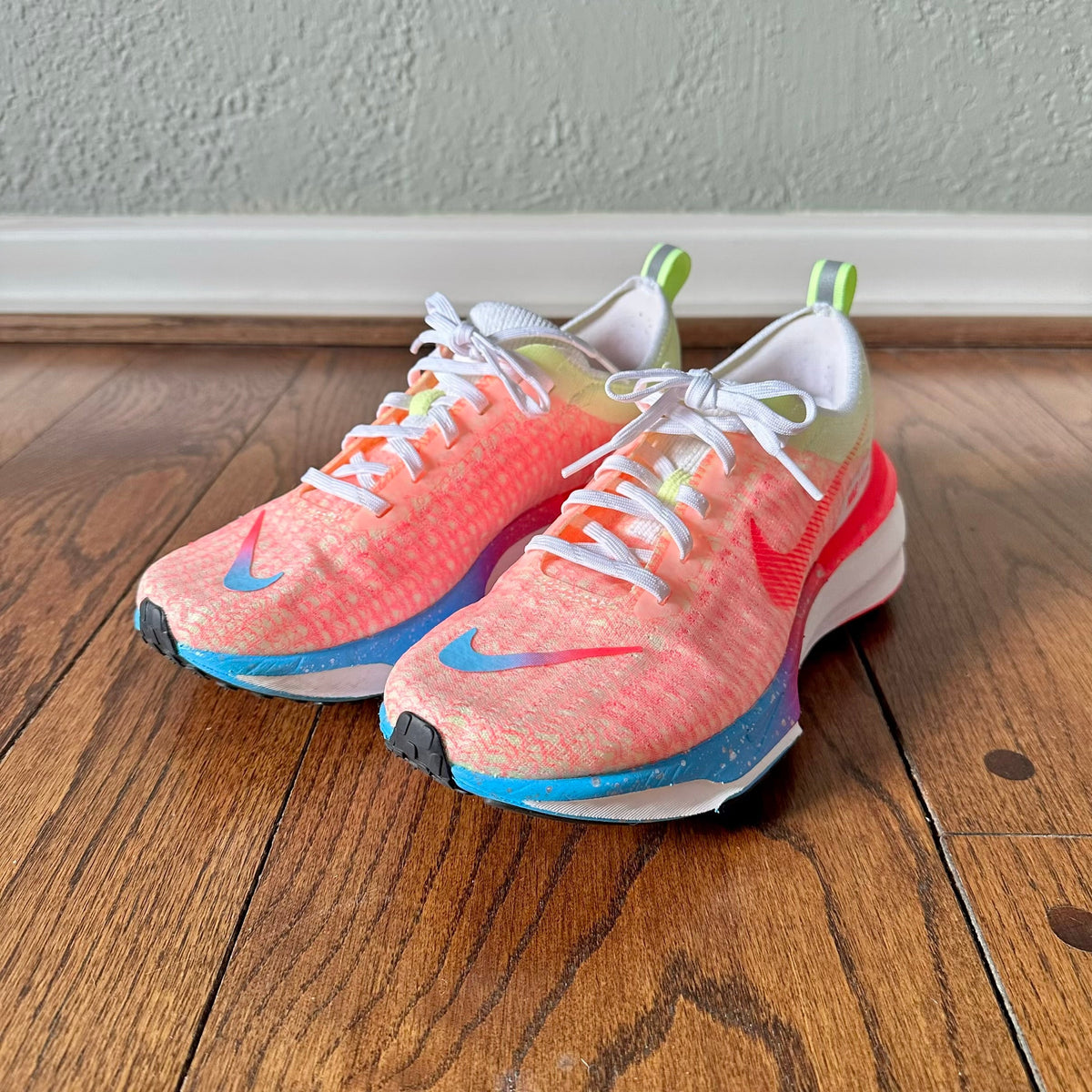 #113	EEUC Women's Nike ZoomX Invincible Run 3 Shoes, pink, size 9