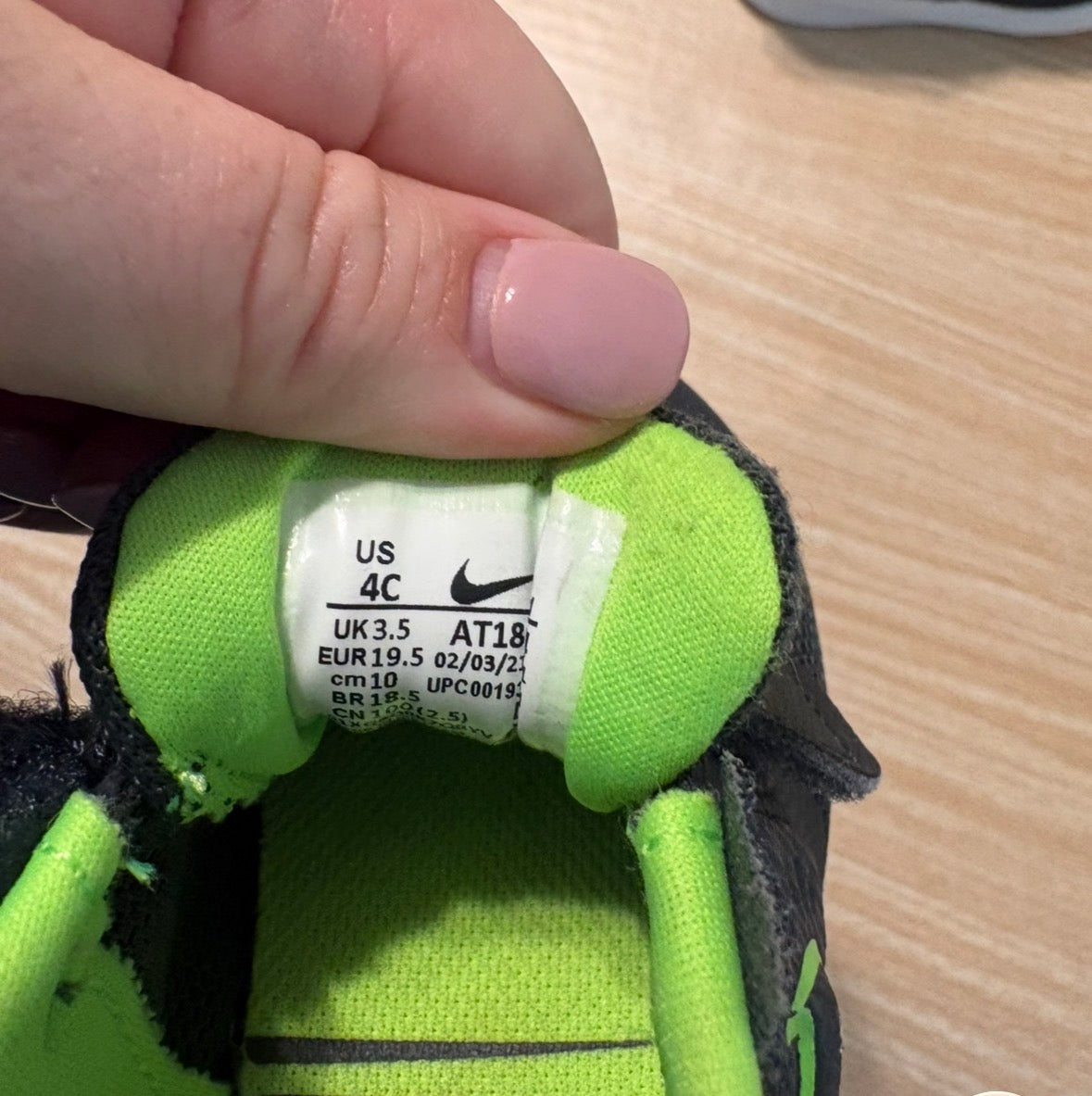 Seller #196 Baby Boy Nike Velcro Sneakers Black and Green Size 4