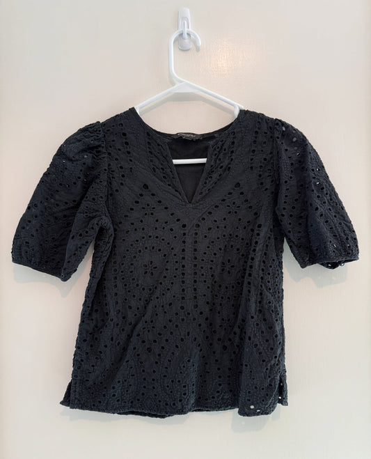 #146 - REDUCED Women's XXS Banana Republic Black Eyelet Blouse