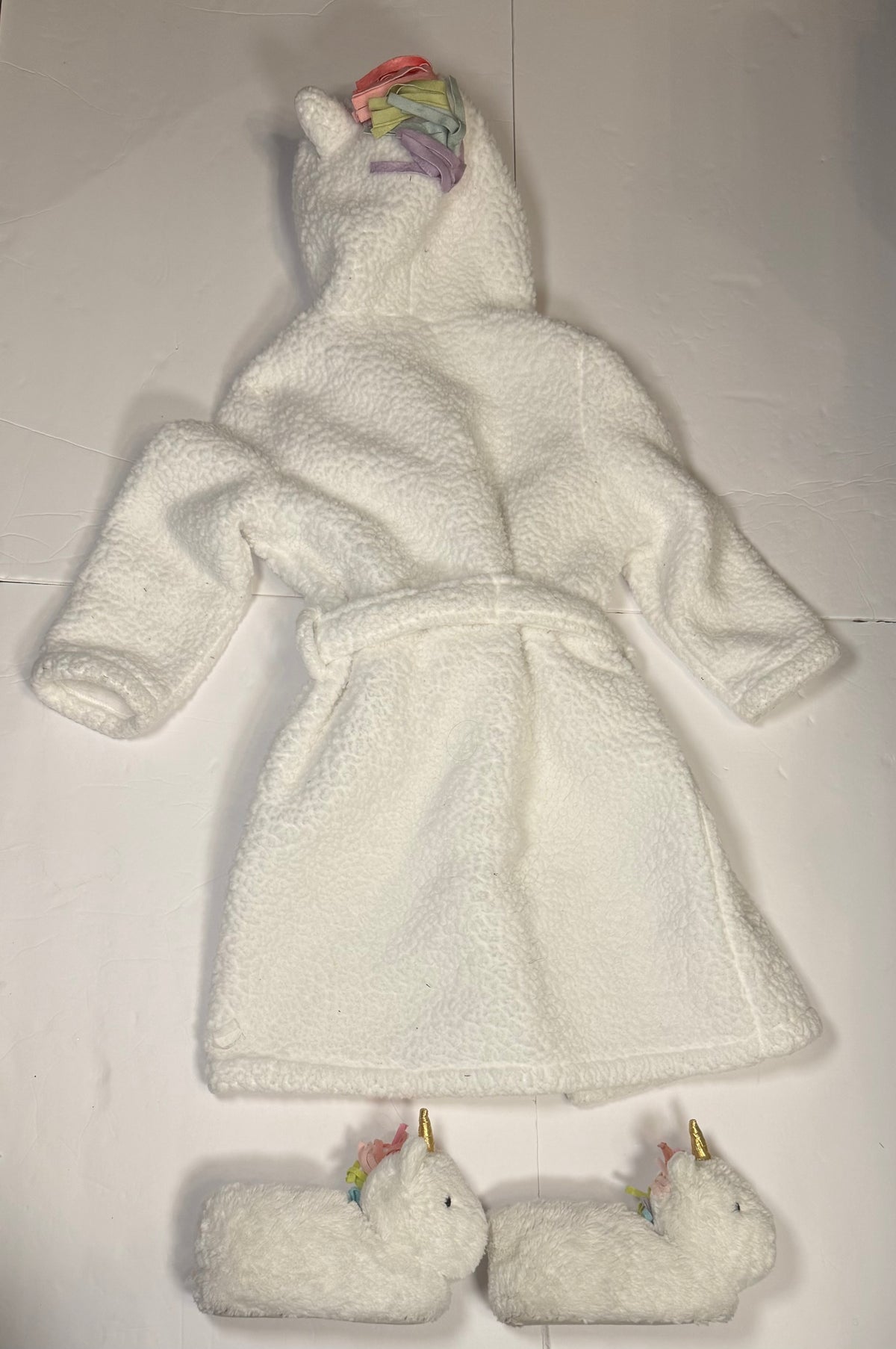 #141 Girls 4-6 Pottery Barn Unicorn Robe with matching medium (size 10-12) slippers 2 of 2 available