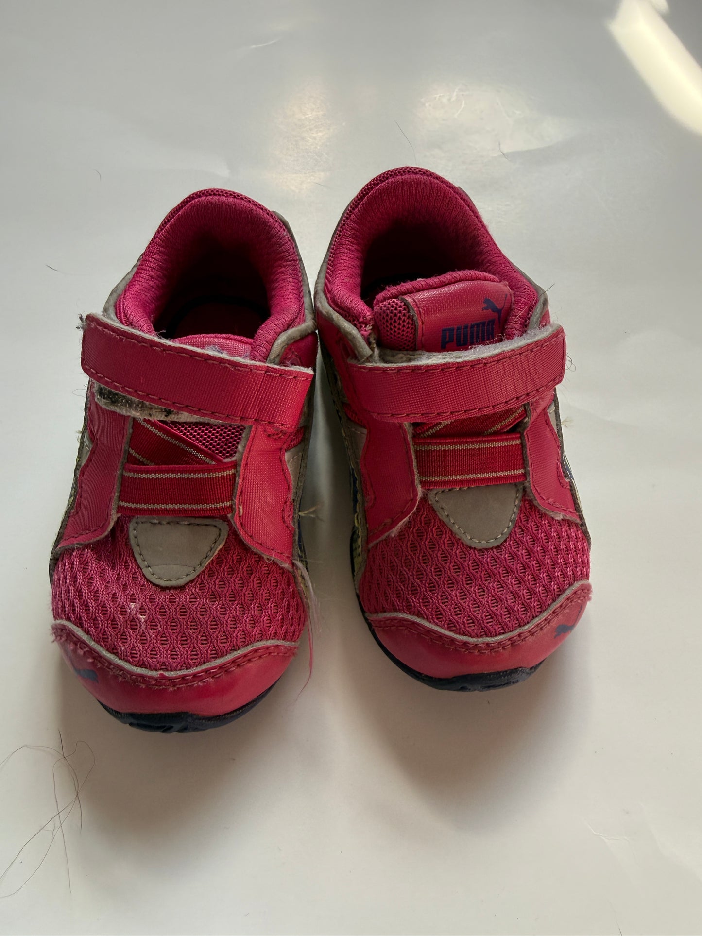 #116 Puma pink gym shoes girls size c4